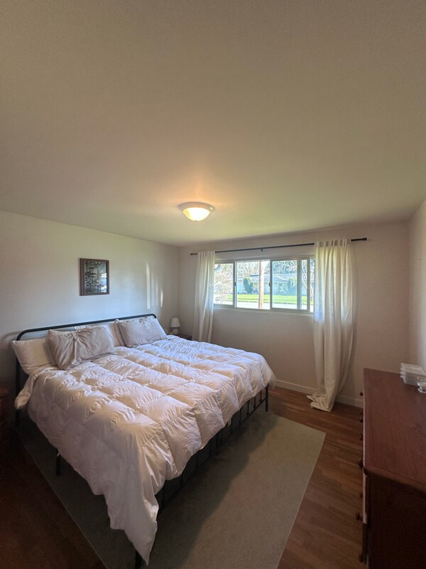 Building Photo - 12090 Country Ln