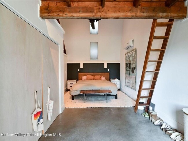 Building Photo - 36 Summers Ln