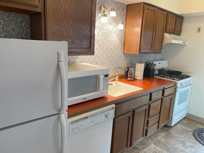 kitchen - 1439 SW Montgomery St