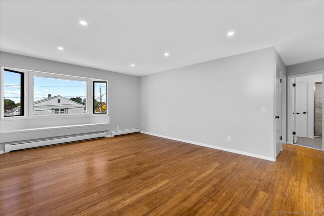 Building Photo - 88 Horton St