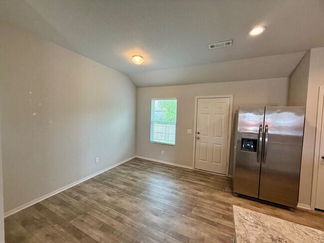 Building Photo - 8609 Westwood Crk Dr