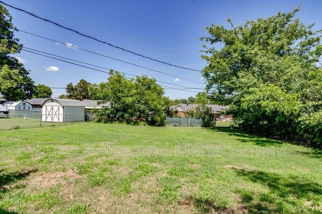 Building Photo - 3516 Mt Pleasant Dr