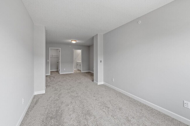 Building Photo - 15008 Ahena Curv