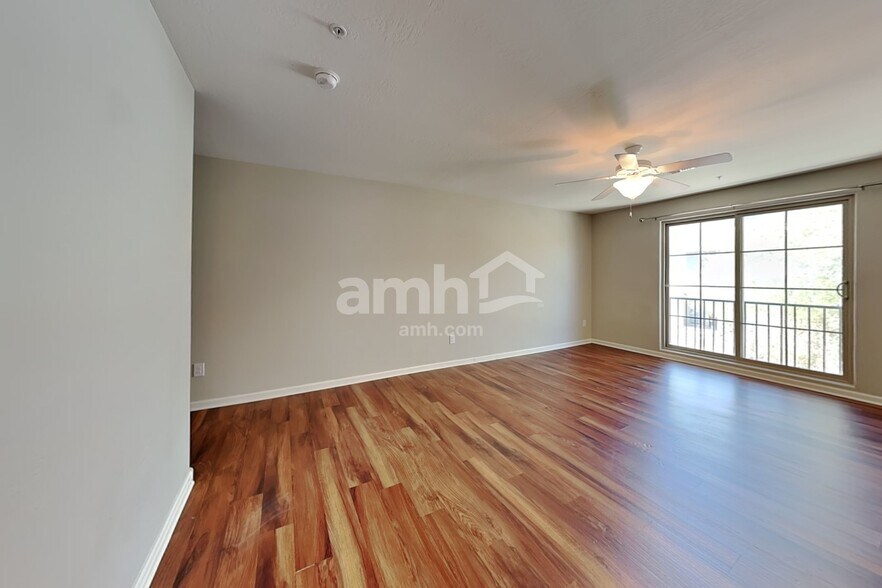 Building Photo - 20727 W Stone Hill Rd