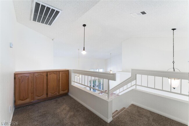 Building Photo - 15 Stone Cress Dr