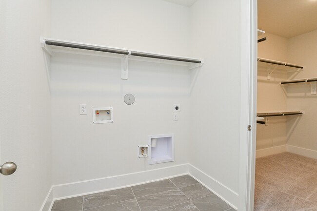 Building Photo - 7207 Winterberry Gln Ln