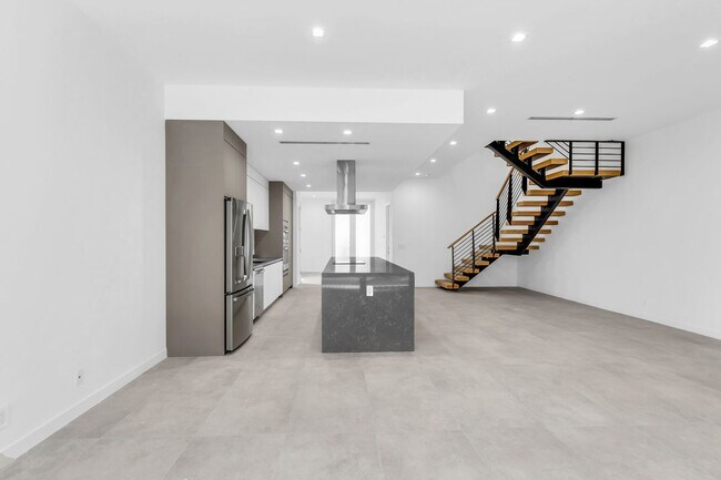 Building Photo - This beautiful new townhome  or rentoffers...