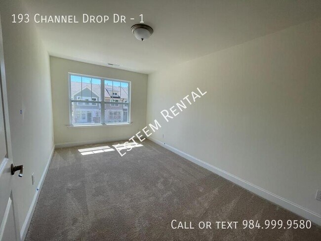 Building Photo - 193 Channel Drop Dr