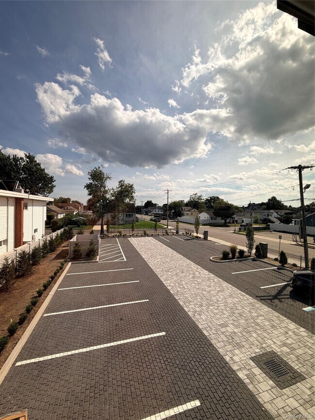 Building Photo - 1220 Doges Promenade
