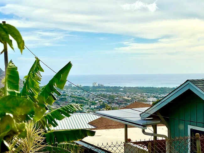 Building Photo - 202 - CA