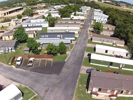 Building Photo - 305 S Amy Ln