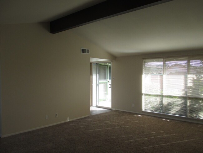 Building Photo - North East Corner Lot Home