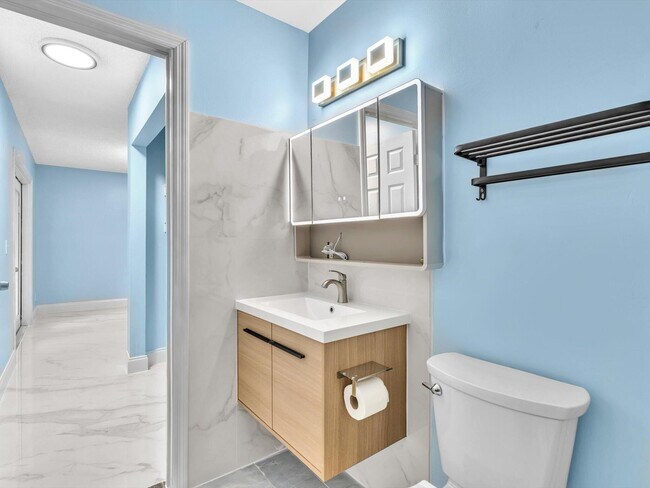 Building Photo - 12549 Woodmill Dr