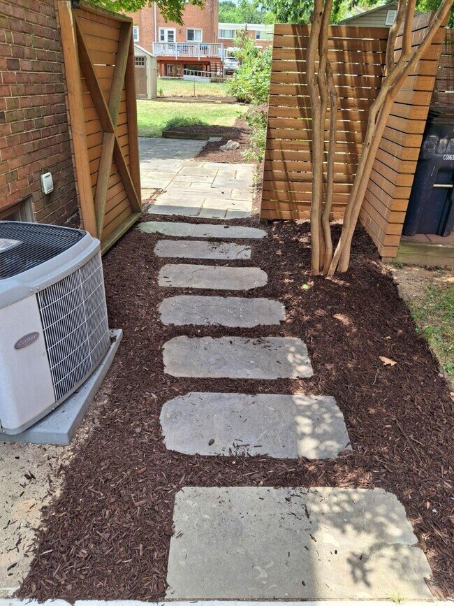 Building Photo - 5834 Jamestown Rd