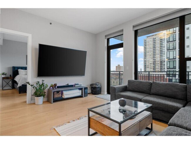 Building Photo - 740 Portland Ave