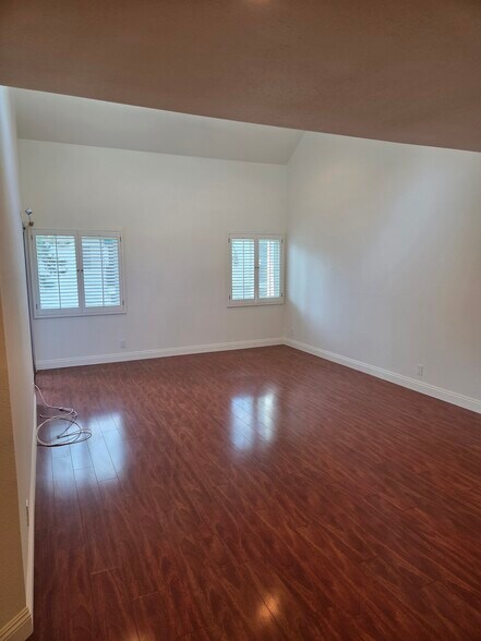 Living Room - 18645 Hatteras St