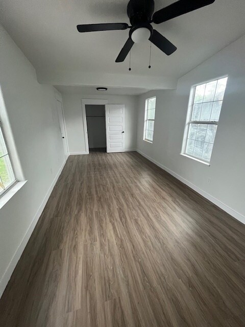 Building Photo - 1601 Cambridge Dr