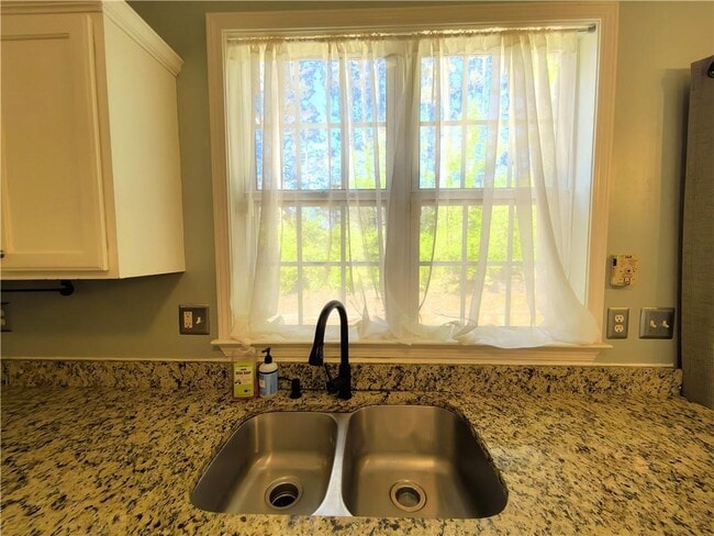 Building Photo - 2815 Priestcliff Dr SE