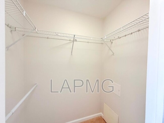 Building Photo - 4702 Fulton Ave