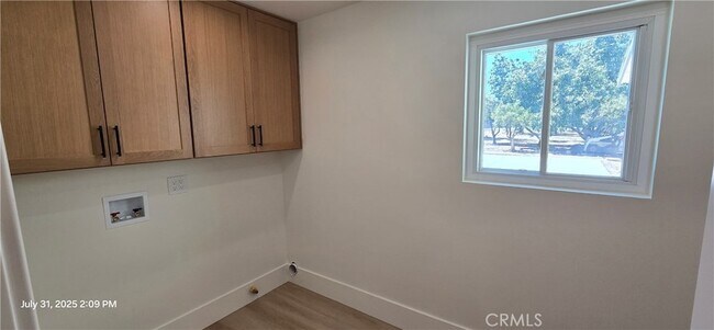 Building Photo - 3024 Sonrisa Dr