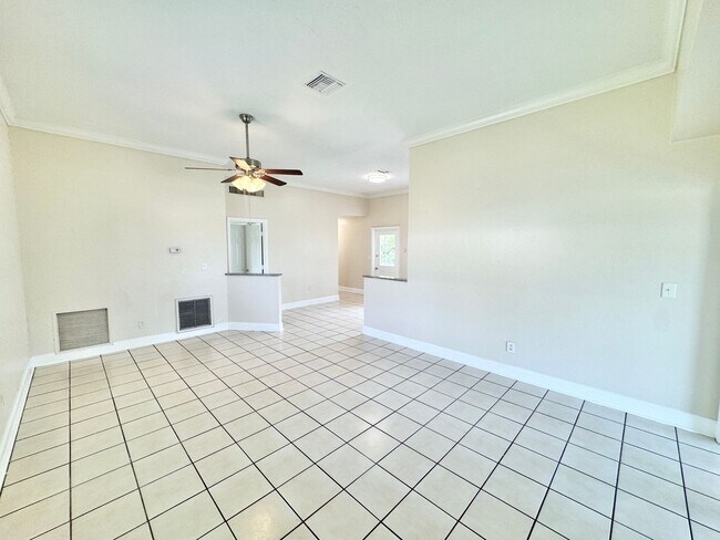 Building Photo - 561 Southwest Blvd