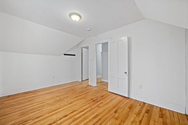 Building Photo - 656 Grove St