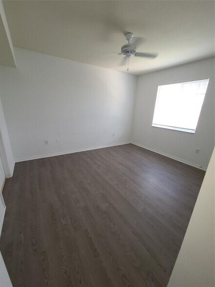 Building Photo - 6529 Emerald Dunes Dr