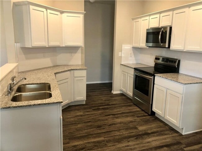 Building Photo - Fayetteville home | 3bed 2bath