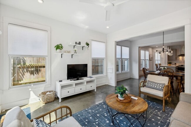 Building Photo - Germantown Gem just 1 mile from Downtown N...