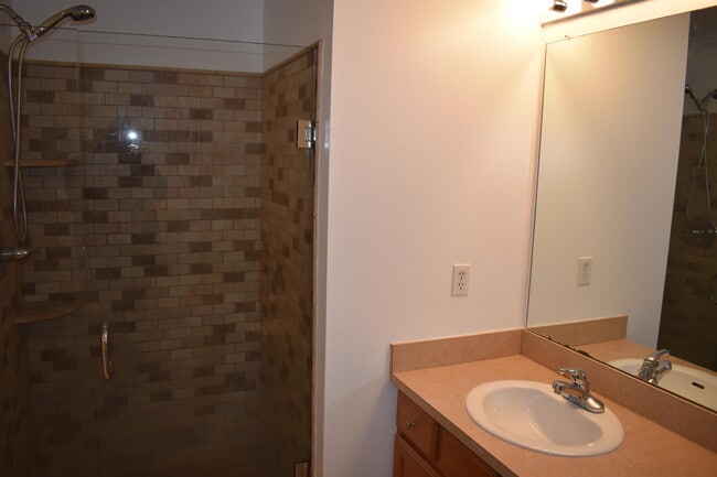 Building Photo - 39696 Rockcrest Ln