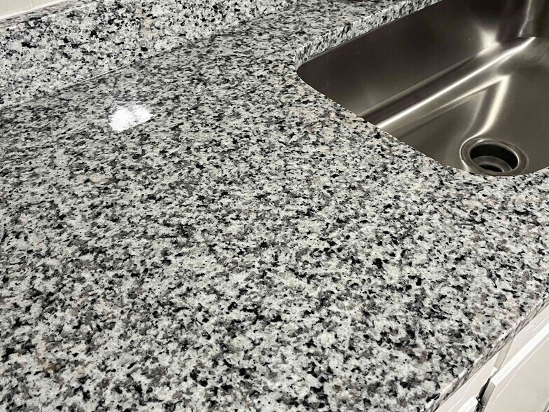 Building Photo - 2604 Briar Ave SW