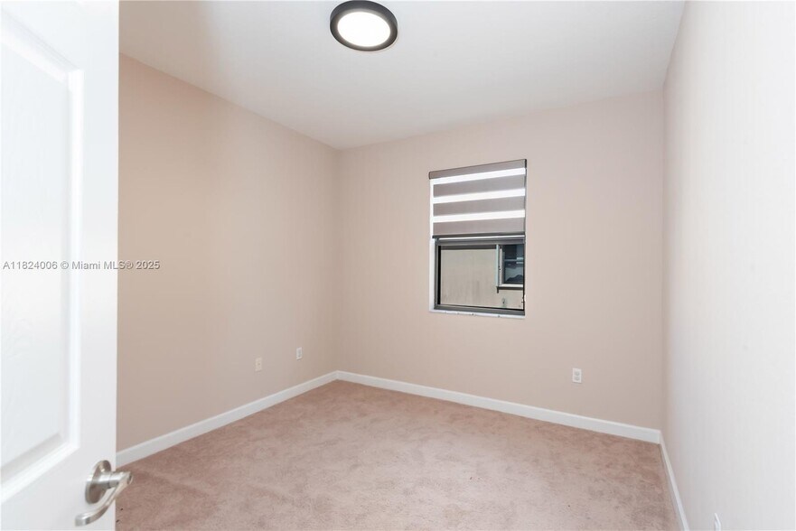 Building Photo - 11510 NW 88th Ln