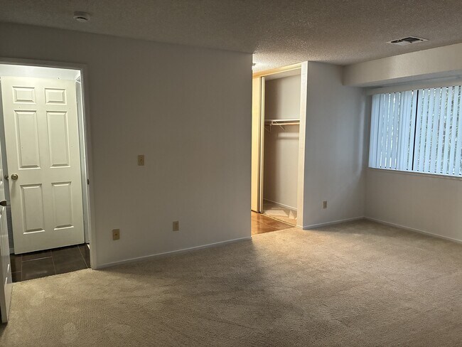 Building Photo - 3400 Sullivan Ct