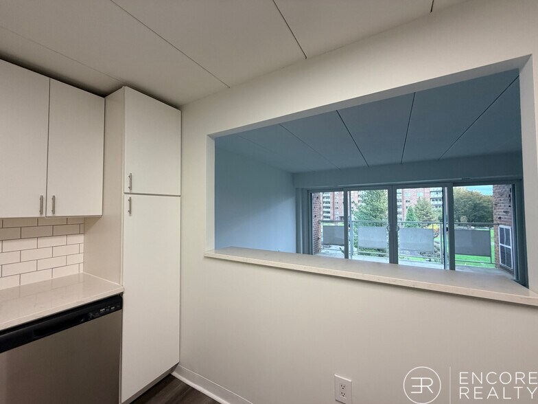 Building Photo - 51 Hill Rd