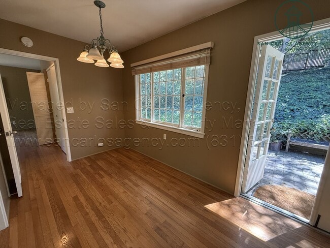 Building Photo - Adorable, Private Cottage in Jack's Peak