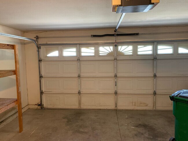 Building Photo - 203 Legacy Ln