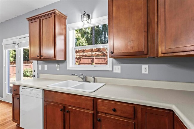 Building Photo - 2067 Peach Shoals Cir