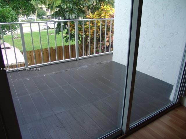 Building Photo - 802 NE 27th Ave