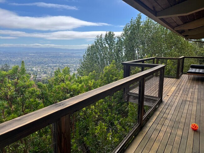 Building Photo - 850 Panoramic Plz