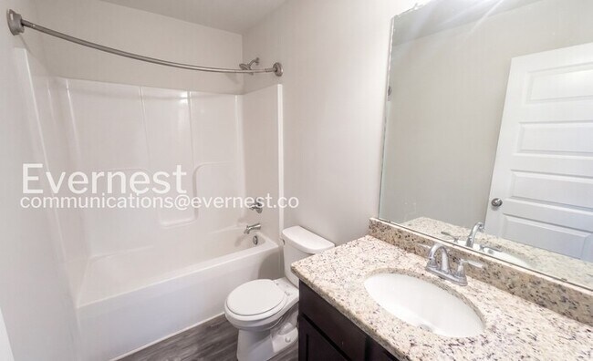 Building Photo - 4 Bed, 3 Bath Home with Garage / Pet-Friendly / Available Now!