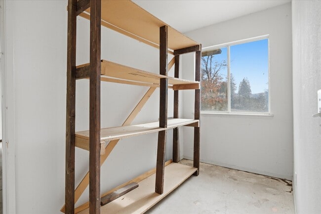 Building Photo - 43379 Leach Rd