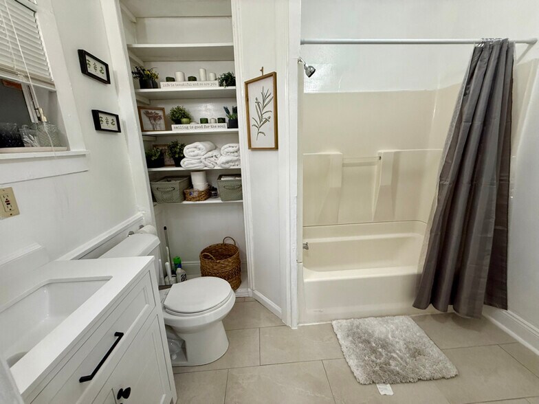 Building Photo - 747 Fourth St