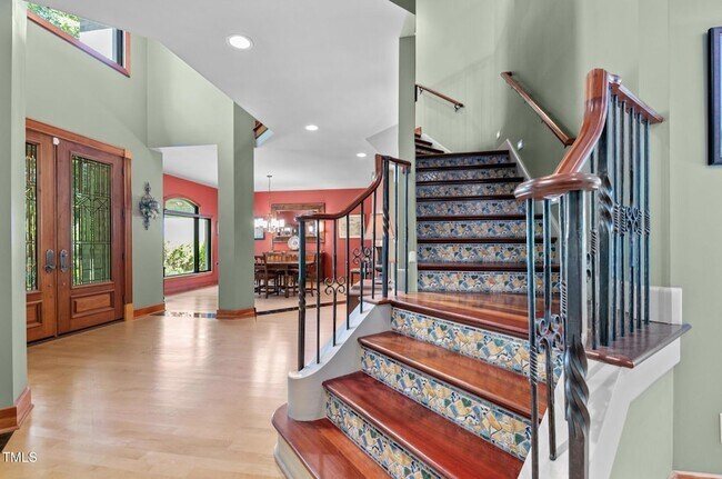 Building Photo - 6016 Glenthorne Dr