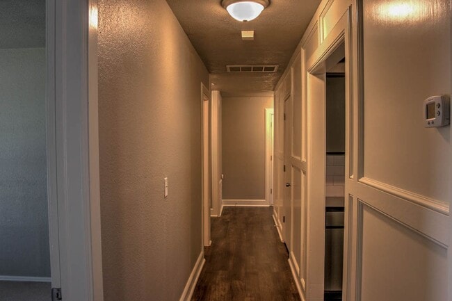 Building Photo - 3 Bedroom 2 Bath in Union Schools.  81st a...