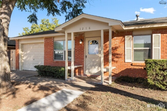 Building Photo - 1218 Glendora Dr