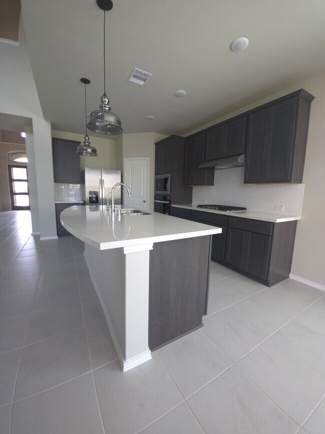 Building Photo - 8703 Beaming Creek Ct