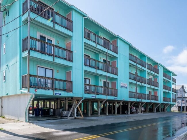 Building Photo - Winds VI @ 418 Carolina Beach Ave N