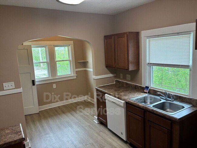 Building Photo - 1430 Coventry Rd