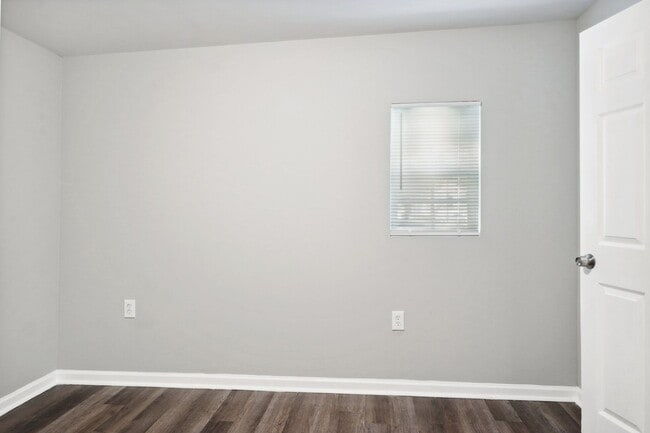 Building Photo - 504 W 48th St