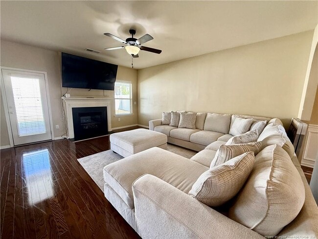 Building Photo - 642 Regimental Dr